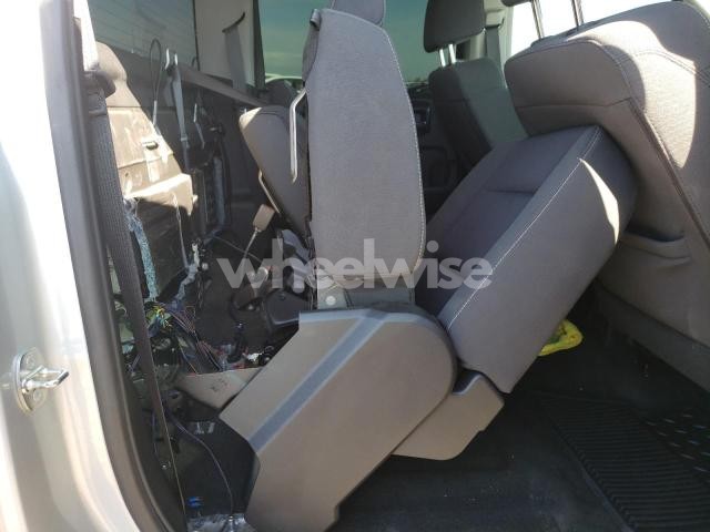 Photo 8 of 2018 CHEVROLET SILVERADO K1500 LT N/A (VIN 3GCUKREC5JG389461)