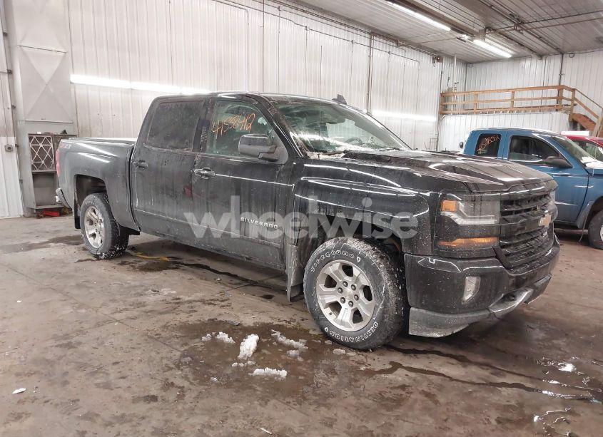 2018 Chevrolet Silverado 1500 2LT (VIN 3GCUKREC5JG604708) main photo