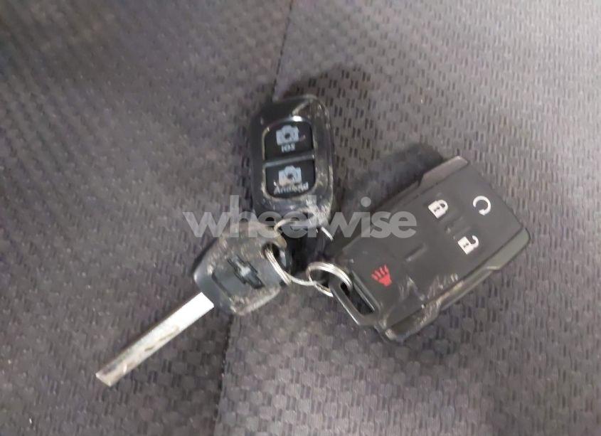 Photo 11 of 2018 Chevrolet Silverado 1500 2LT (VIN 3GCUKREC5JG604708)