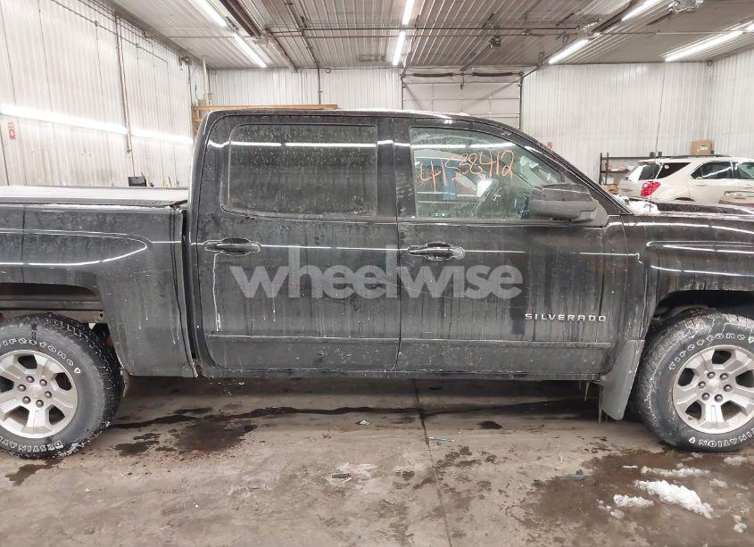 Photo 14 of 2018 Chevrolet Silverado 1500 2LT (VIN 3GCUKREC5JG604708)