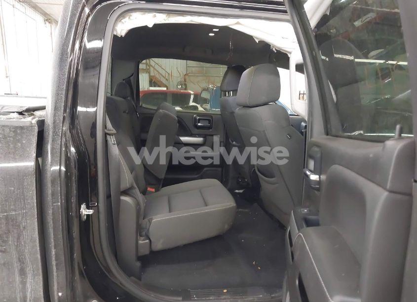 Photo 8 of 2018 Chevrolet Silverado 1500 2LT (VIN 3GCUKREC5JG604708)