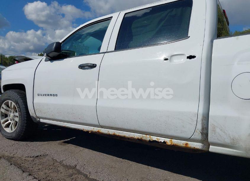 Photo 19 of 2014 Chevrolet Silverado 1500 1LT (VIN 3GCUKREC6EG181031)