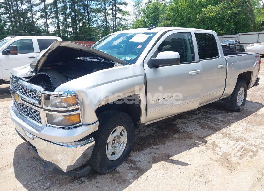 Photo 2 of 2015 Chevrolet Silverado 1500 1LT (VIN 3GCUKREC6FG111532)