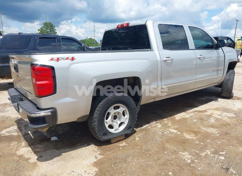 Photo 4 of 2015 Chevrolet Silverado 1500 1LT (VIN 3GCUKREC6FG111532)