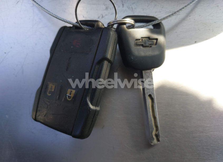 Photo 11 of 2015 Chevrolet Silverado 1500 1LT (VIN 3GCUKREC6FG163663)