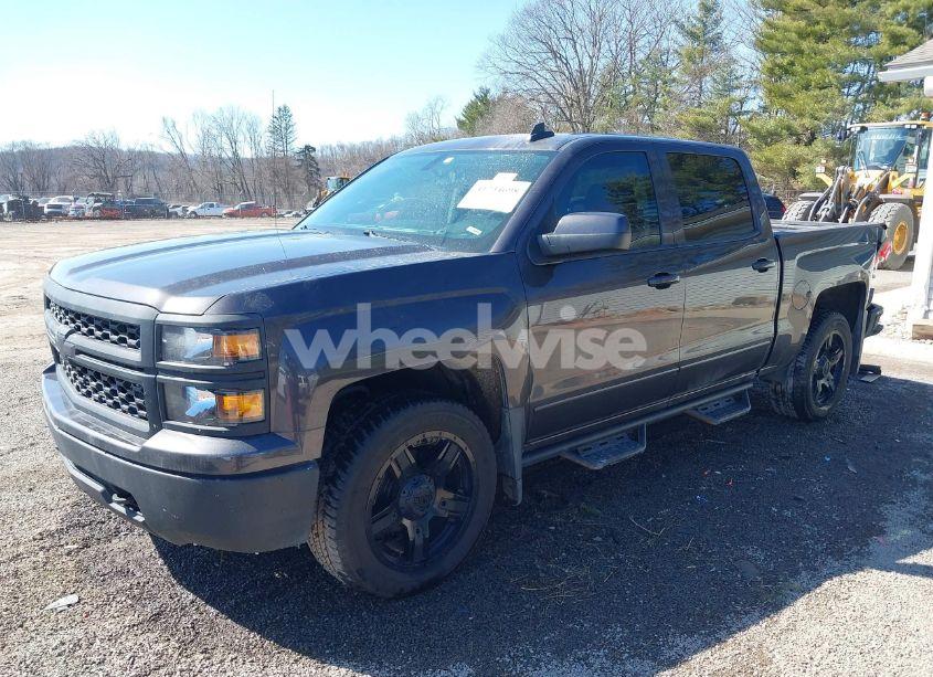 Photo 2 of 2015 Chevrolet Silverado 1500 1LT (VIN 3GCUKREC6FG163663)