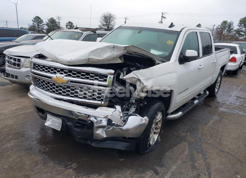 Photo 2 of 2015 Chevrolet Silverado 1500 1LT (VIN 3GCUKREC6FG323590)