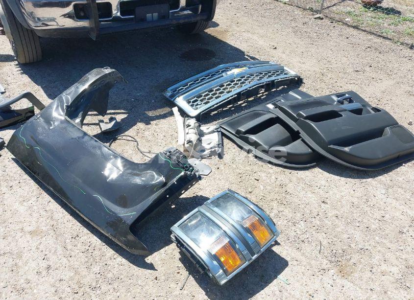 Photo 12 of 2015 Chevrolet Silverado 1500 1LT (VIN 3GCUKREC6FG366696)