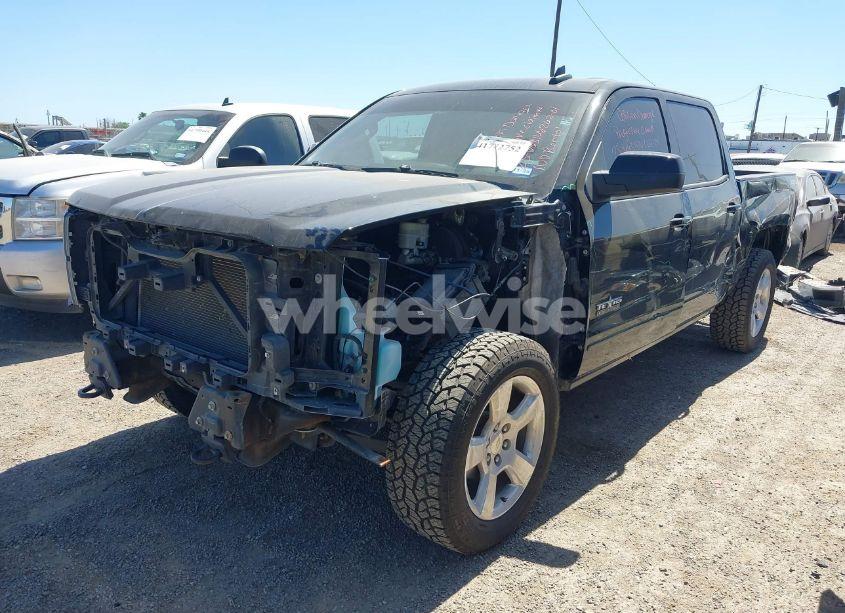 Photo 2 of 2015 Chevrolet Silverado 1500 1LT (VIN 3GCUKREC6FG366696)