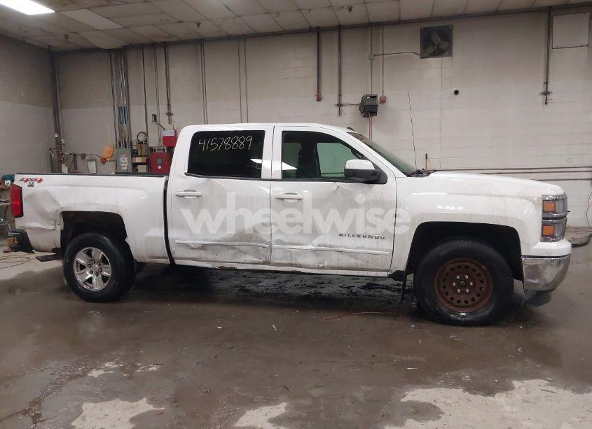 Photo 13 of 2015 Chevrolet Silverado 1500 1LT (VIN 3GCUKREC6FG418151)