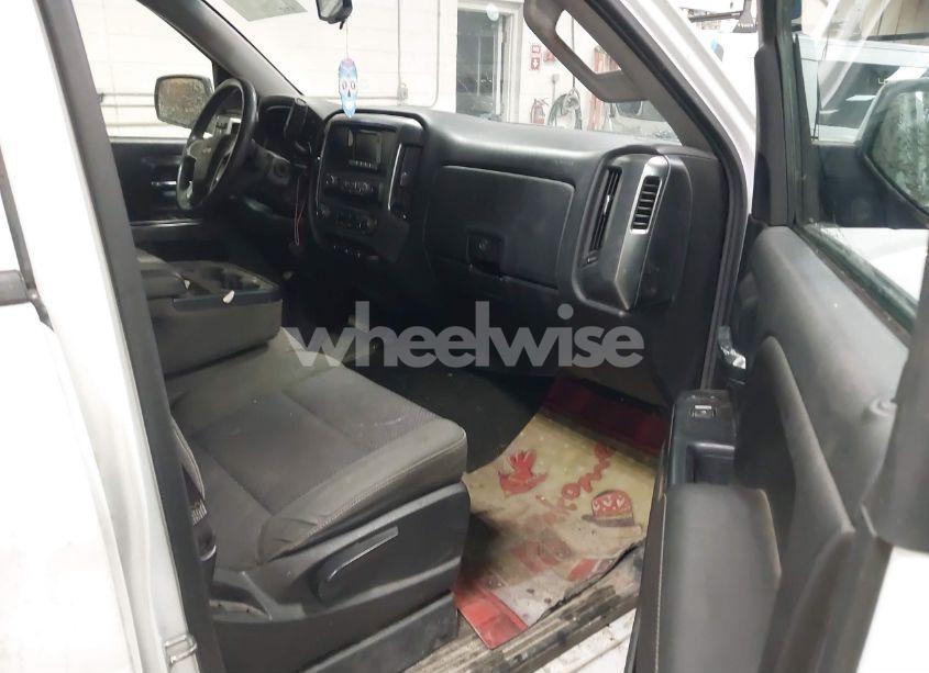 Photo 5 of 2015 Chevrolet Silverado 1500 1LT (VIN 3GCUKREC6FG418151)