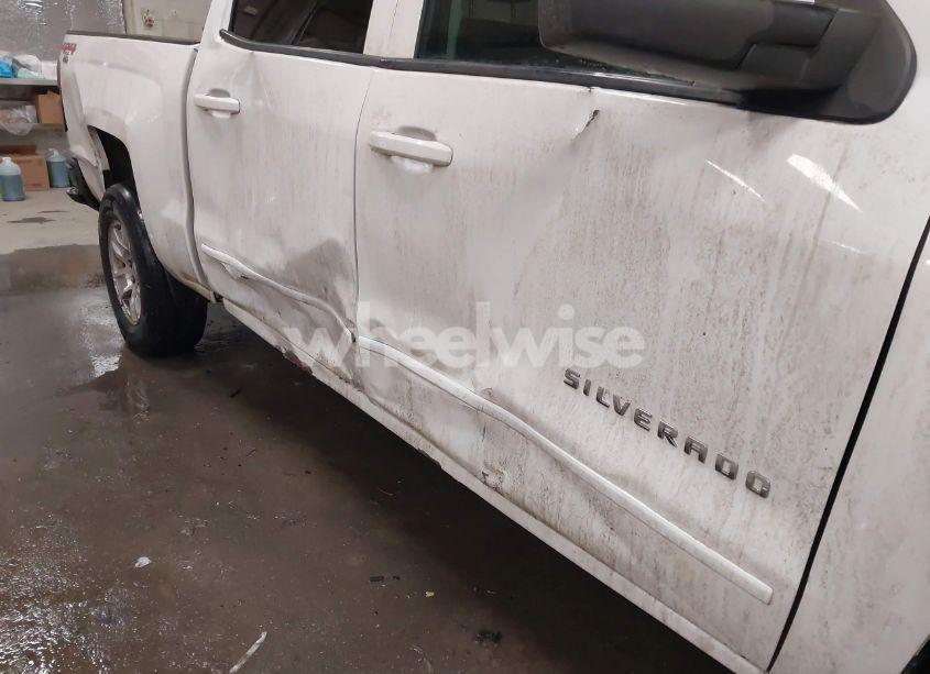 Photo 6 of 2015 Chevrolet Silverado 1500 1LT (VIN 3GCUKREC6FG418151)