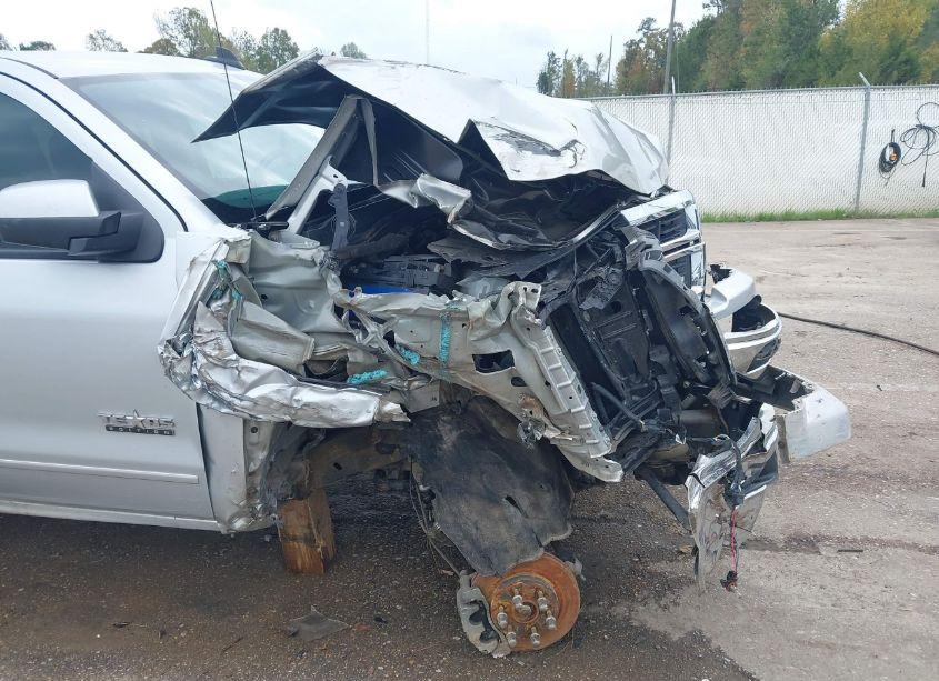 Photo 18 of 2015 Chevrolet Silverado 1500 2LT (VIN 3GCUKREC6FG422555)