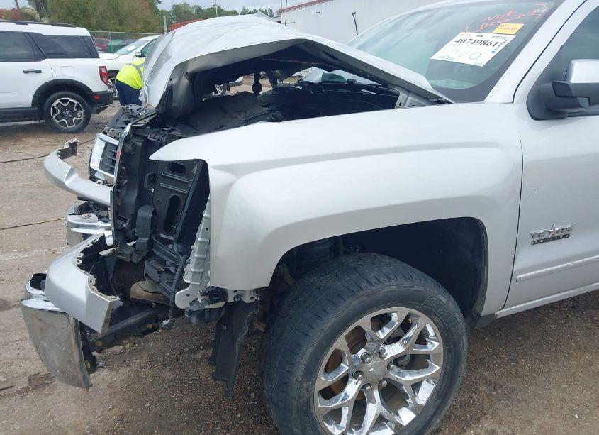 Photo 19 of 2015 Chevrolet Silverado 1500 2LT (VIN 3GCUKREC6FG422555)