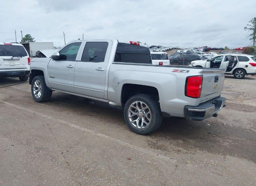 Photo 3 of 2015 Chevrolet Silverado 1500 2LT (VIN 3GCUKREC6FG422555)