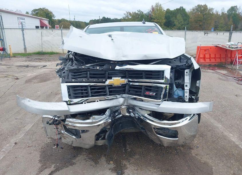 Photo 6 of 2015 Chevrolet Silverado 1500 2LT (VIN 3GCUKREC6FG422555)