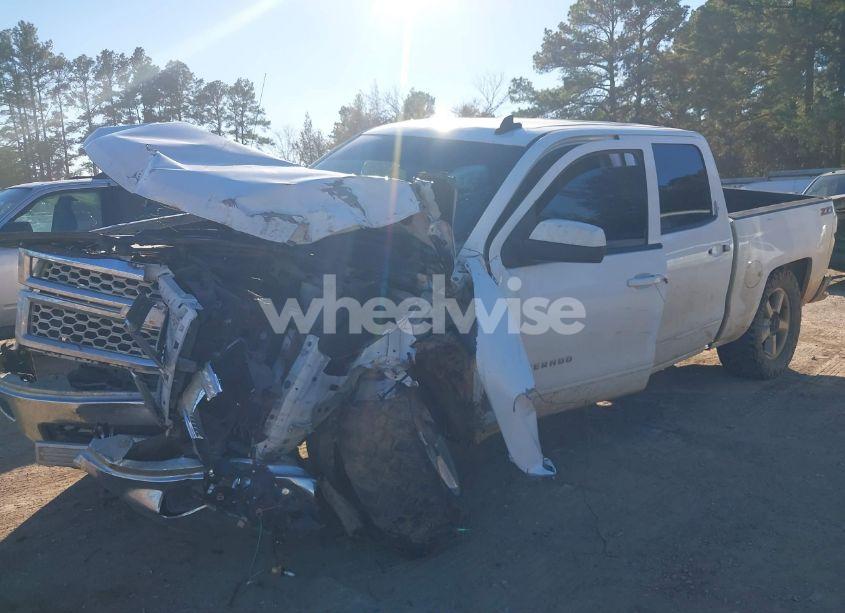 Photo 2 of 2015 Chevrolet Silverado 1500 2LT (VIN 3GCUKREC6FG453370)