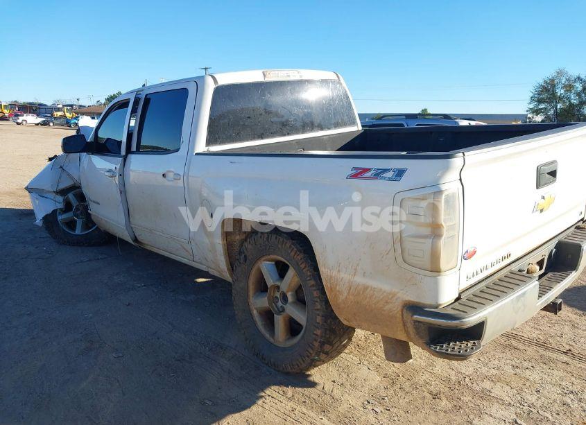 Photo 3 of 2015 Chevrolet Silverado 1500 2LT (VIN 3GCUKREC6FG453370)