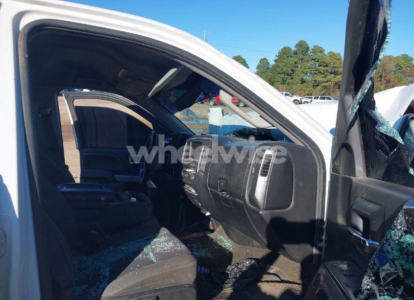 Photo 5 of 2015 Chevrolet Silverado 1500 2LT (VIN 3GCUKREC6FG453370)