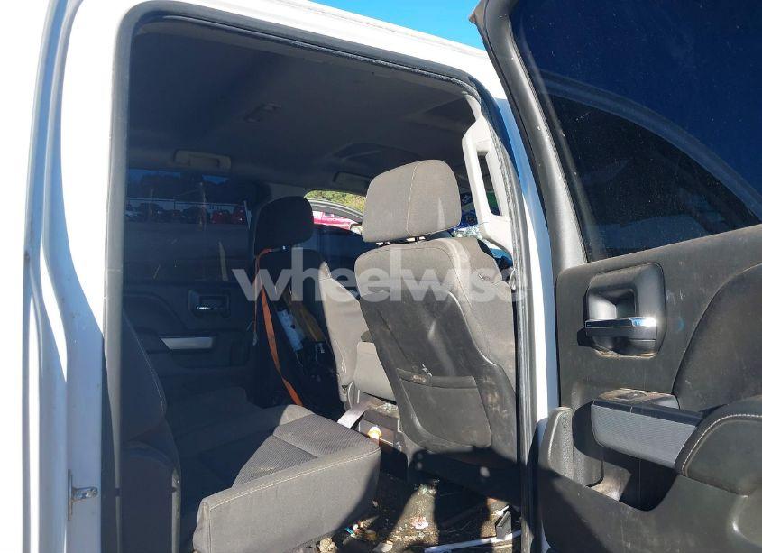 Photo 8 of 2015 Chevrolet Silverado 1500 2LT (VIN 3GCUKREC6FG453370)