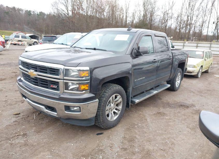 Photo 2 of 2015 Chevrolet Silverado 1500 2LT (VIN 3GCUKREC6FG520775)