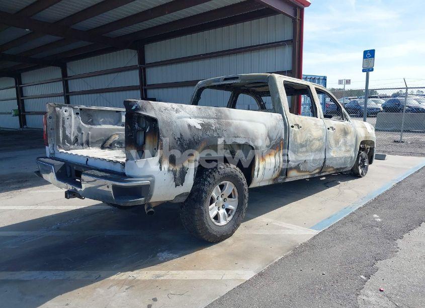 Photo 4 of 2016 Chevrolet Silverado K1500 LT (VIN 3GCUKREC6GG258788)