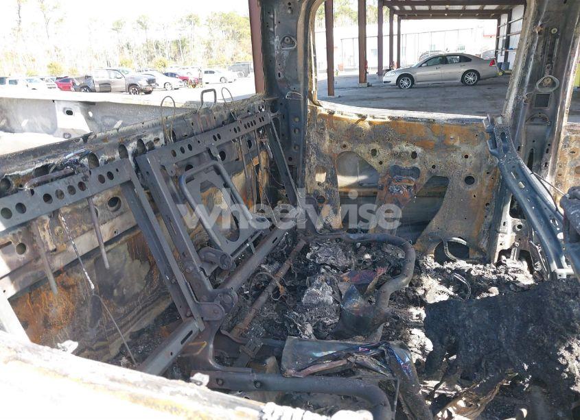 Photo 8 of 2016 Chevrolet Silverado K1500 LT (VIN 3GCUKREC6GG258788)