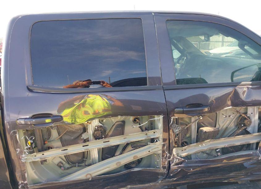 Photo 13 of 2016 Chevrolet Silverado 1500 1LT (VIN 3GCUKREC6GG274957)