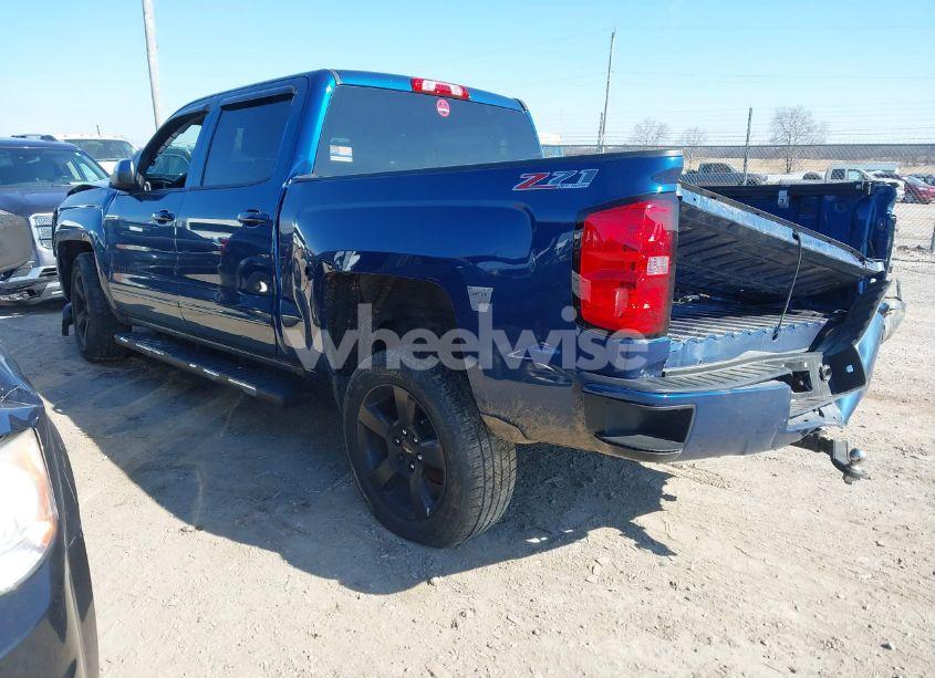 Photo 3 of 2017 Chevrolet Silverado 1500 2LT (VIN 3GCUKREC6HG144372)