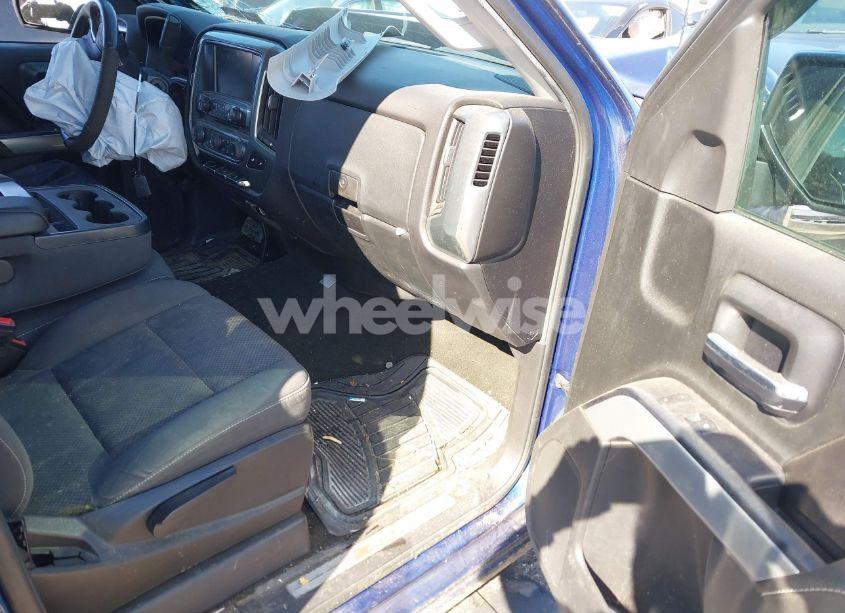 Photo 5 of 2017 Chevrolet Silverado 1500 2LT (VIN 3GCUKREC6HG144372)