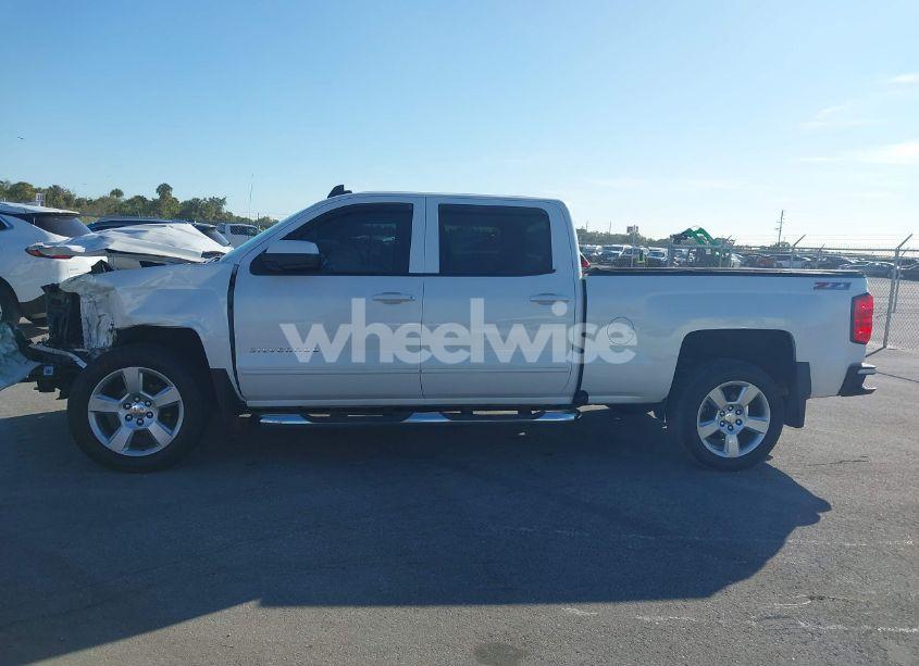 Photo 14 of 2017 Chevrolet Silverado 1500 2LT (VIN 3GCUKREC6HG155517)