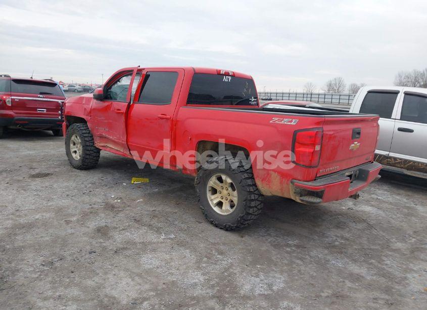Photo 3 of 2017 Chevrolet Silverado 1500 2LT (VIN 3GCUKREC6HG250109)
