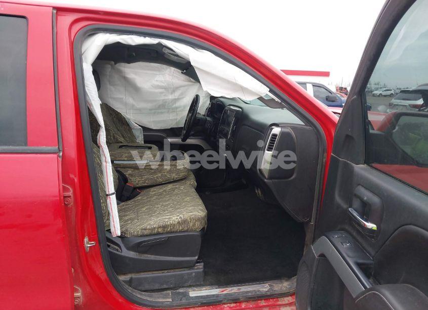 Photo 5 of 2017 Chevrolet Silverado 1500 2LT (VIN 3GCUKREC6HG250109)