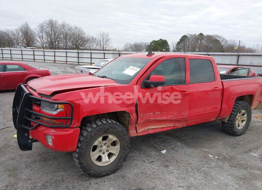 Photo 6 of 2017 Chevrolet Silverado 1500 2LT (VIN 3GCUKREC6HG250109)