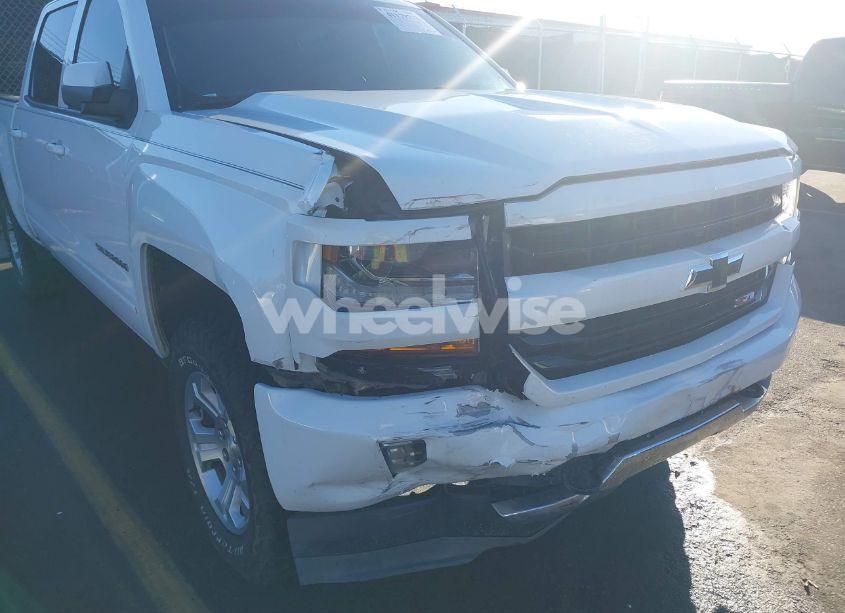 Photo 6 of 2017 Chevrolet Silverado 1500 2LT (VIN 3GCUKREC6HG406441)