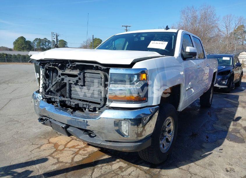Photo 2 of 2017 Chevrolet Silverado 1500 1LT (VIN 3GCUKREC6HG464324)