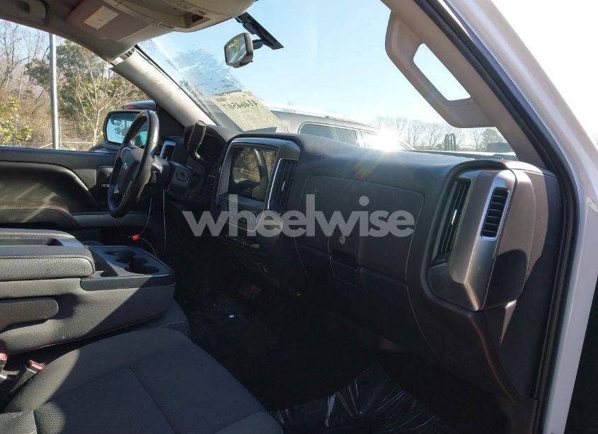 Photo 5 of 2017 Chevrolet Silverado 1500 1LT (VIN 3GCUKREC6HG464324)