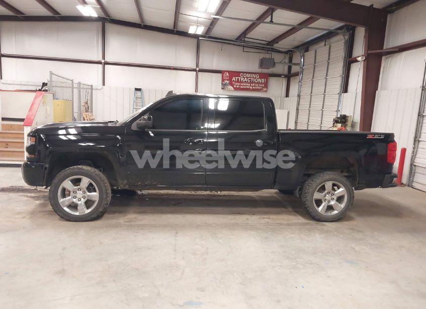 Photo 15 of 2017 Chevrolet Silverado 1500 2LT (VIN 3GCUKREC6HG501307)