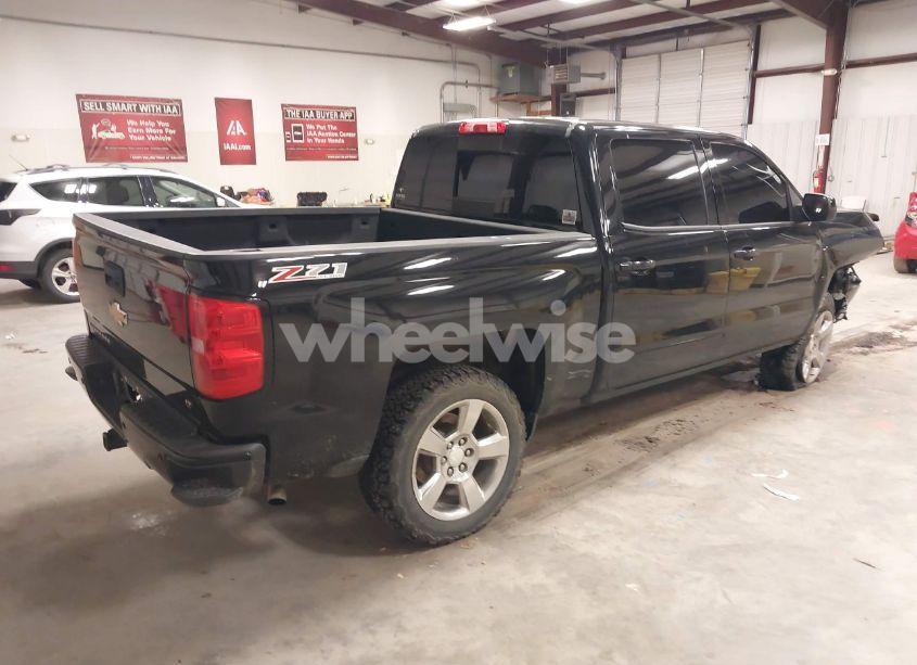 Photo 4 of 2017 Chevrolet Silverado 1500 2LT (VIN 3GCUKREC6HG501307)