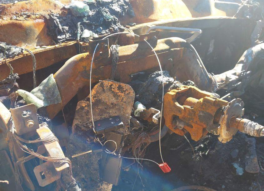 Photo 11 of 2018 Chevrolet Silverado 1500 2LT (VIN 3GCUKREC6JG174851)