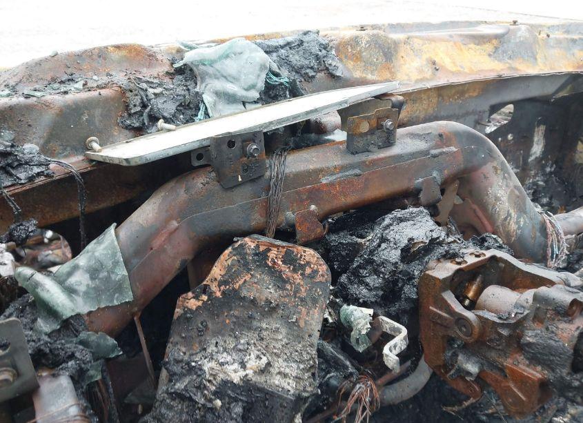 Photo 7 of 2018 Chevrolet Silverado 1500 2LT (VIN 3GCUKREC6JG174851)