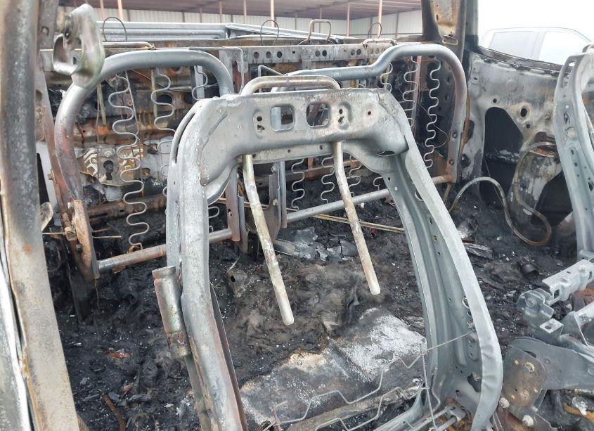 Photo 8 of 2018 Chevrolet Silverado 1500 2LT (VIN 3GCUKREC6JG174851)