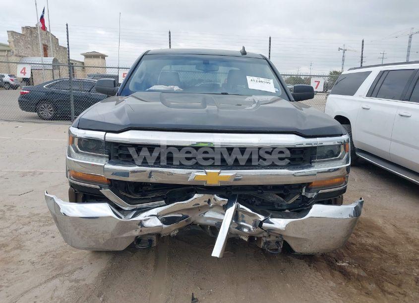 Photo 12 of 2018 Chevrolet Silverado 1500 1LT (VIN 3GCUKREC6JG188779)