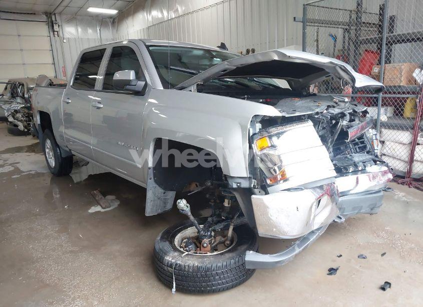 2018 Chevrolet Silverado 1500 1LT (VIN 3GCUKREC6JG316129) main photo