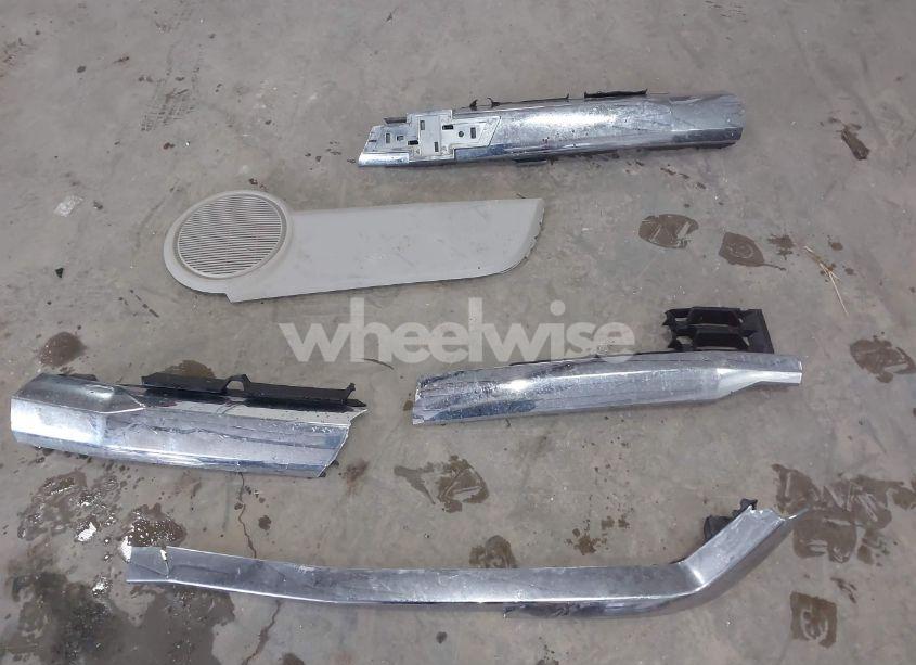 Photo 12 of 2018 Chevrolet Silverado 1500 1LT (VIN 3GCUKREC6JG316129)