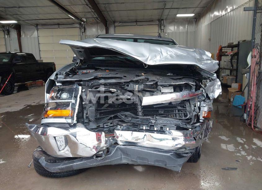 Photo 13 of 2018 Chevrolet Silverado 1500 1LT (VIN 3GCUKREC6JG316129)