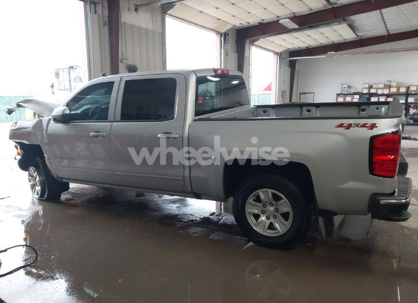 Photo 15 of 2018 Chevrolet Silverado 1500 1LT (VIN 3GCUKREC6JG316129)