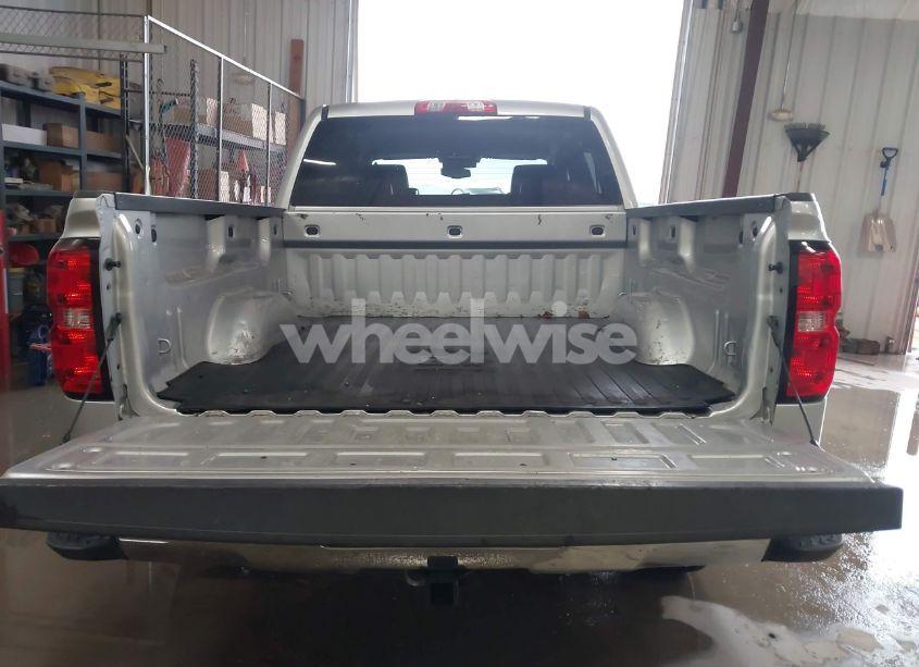 Photo 17 of 2018 Chevrolet Silverado 1500 1LT (VIN 3GCUKREC6JG316129)