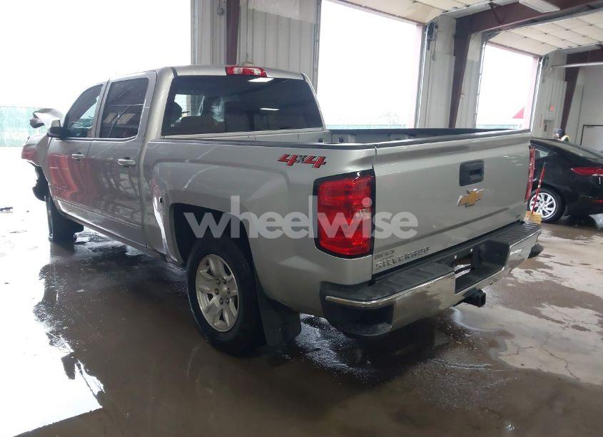 Photo 3 of 2018 Chevrolet Silverado 1500 1LT (VIN 3GCUKREC6JG316129)