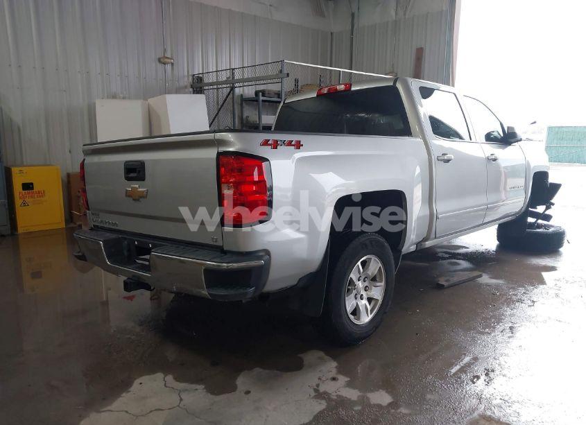 Photo 4 of 2018 Chevrolet Silverado 1500 1LT (VIN 3GCUKREC6JG316129)